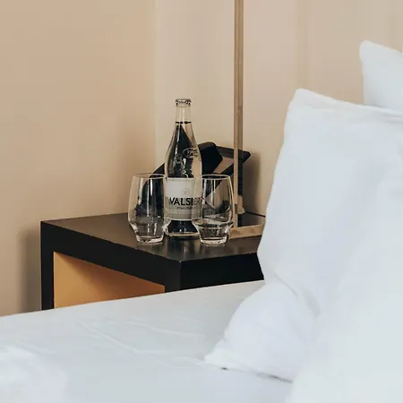 Eastwest By Malone Hotel