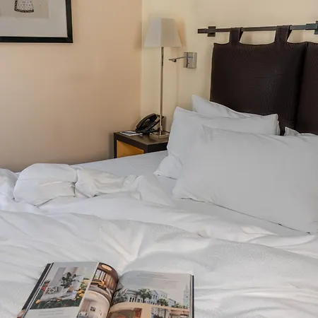 Eastwest By Malone Hotel 4*