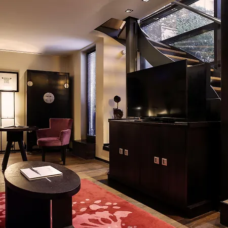 Eastwest By Malone Hotel