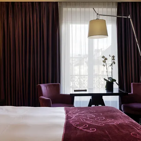 Eastwest By Malone Hotel 4*