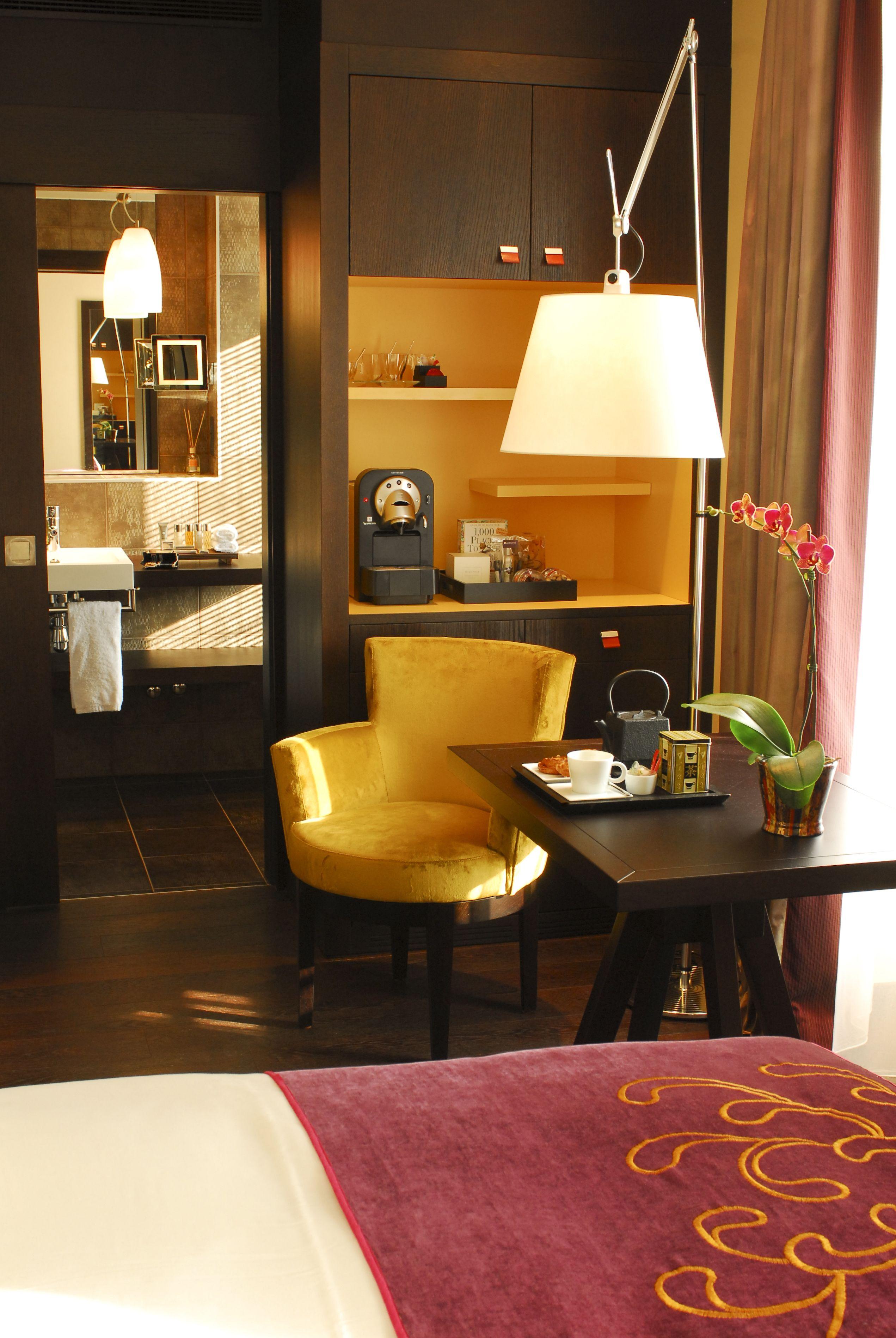 Eastwest By Malone Hotel