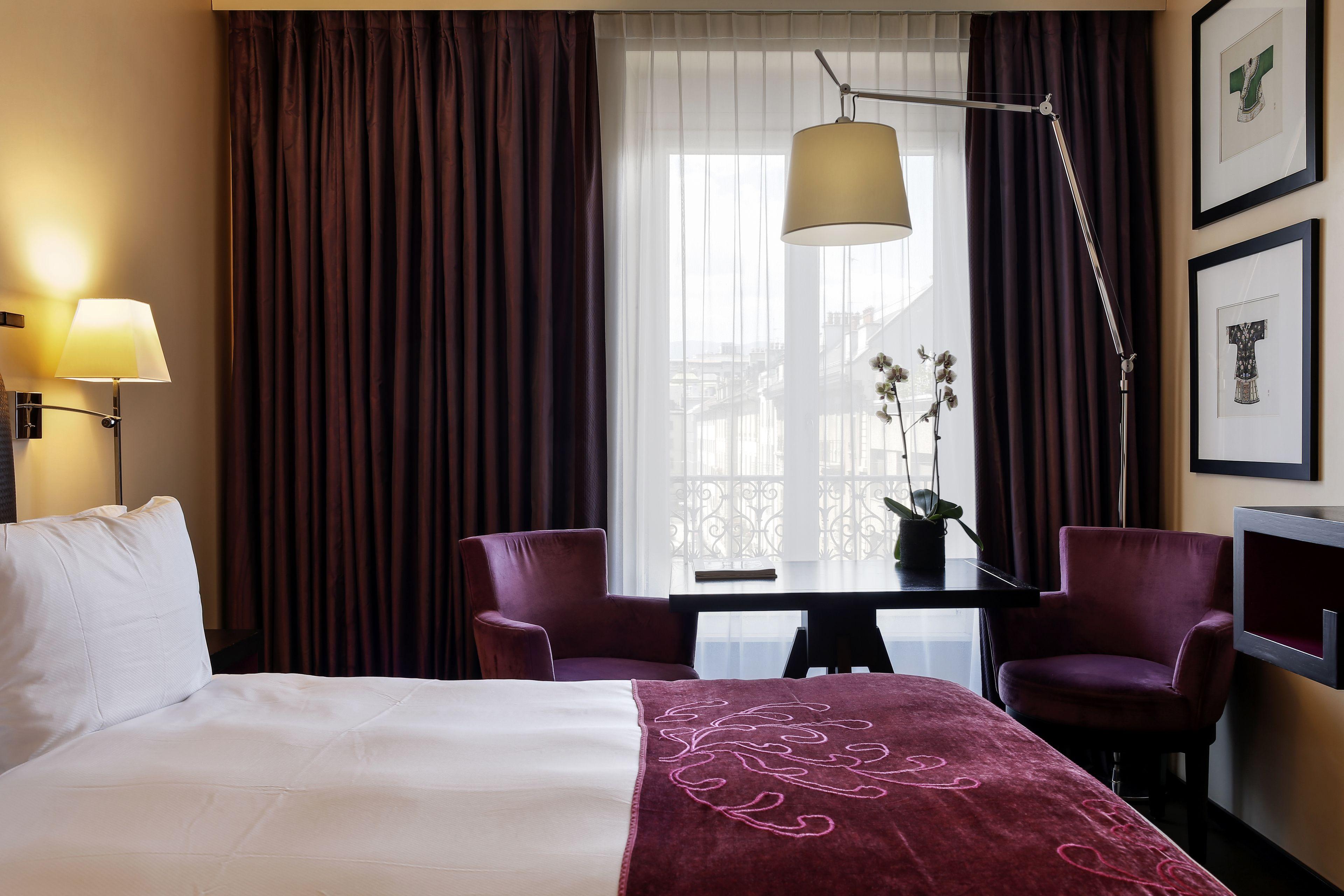 Eastwest By Malone Hotel 4*
