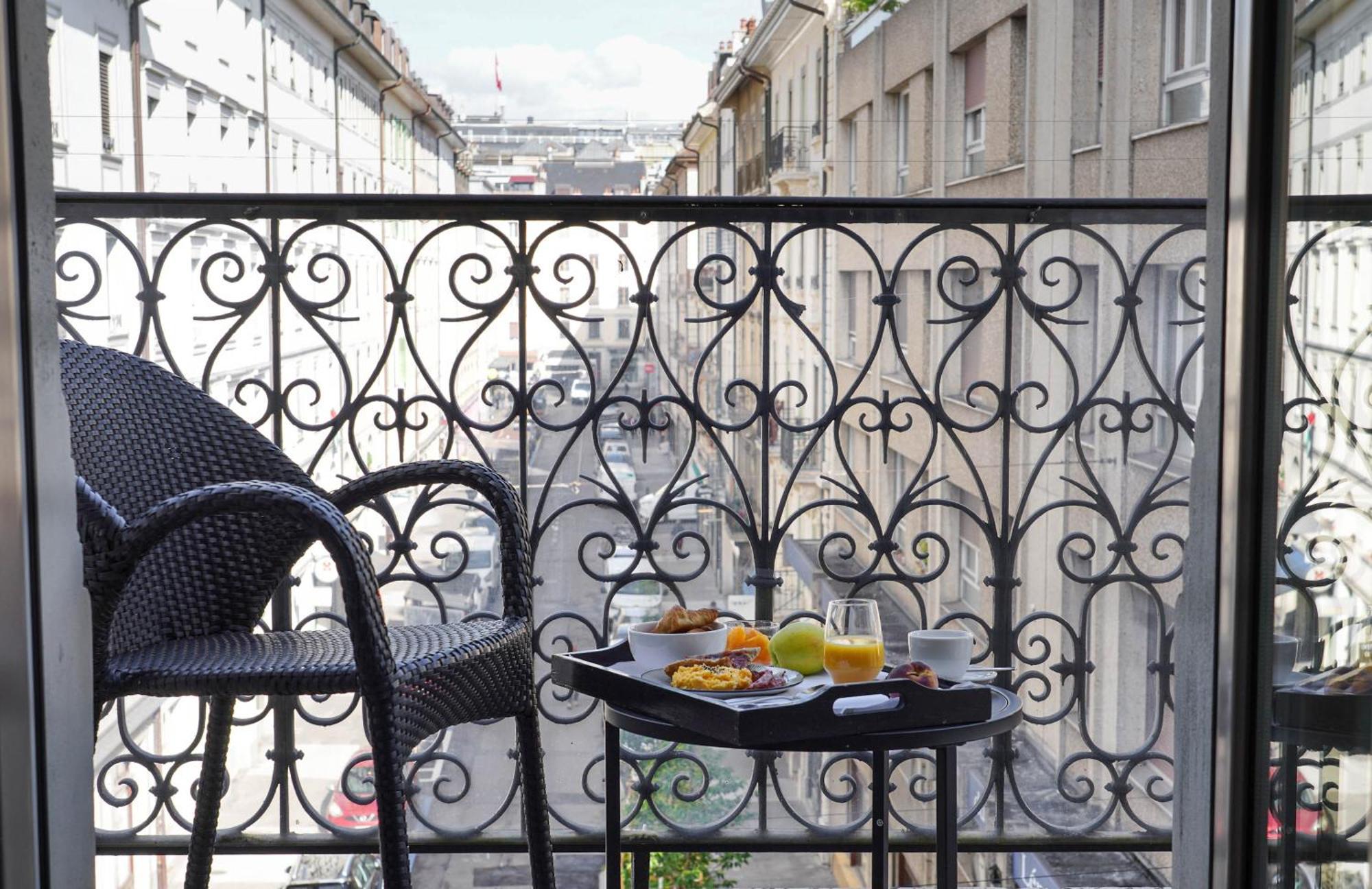 Eastwest By Malone Hotel 4*